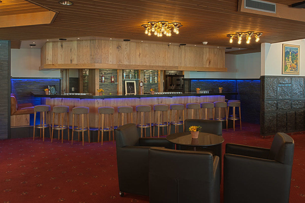 Club Only - By Mountain 3*